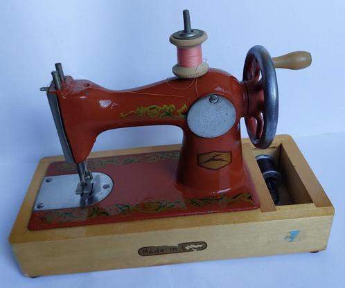 Vintage naaimachine, Antiek en Kunst, Antiek | Naaimachines, Ophalen of Verzenden