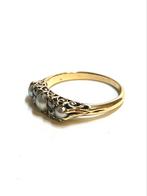 18k gouden ring met parels en diamanten, Met edelsteen, Ophalen of Verzenden, Zo goed als nieuw, 17 tot 18