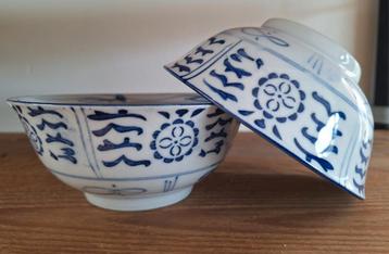 	2 chinese min yao rijstkommen in blauw wit beschikbaar voor biedingen