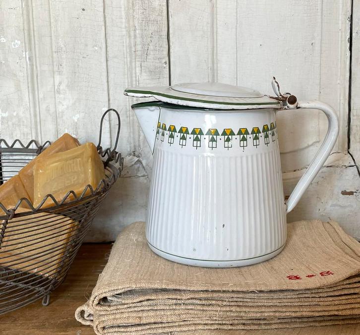 Emaille oude klepkan wit geribbeld met groen werkje, Antiek en Kunst, Antiek | Emaille, Verzenden