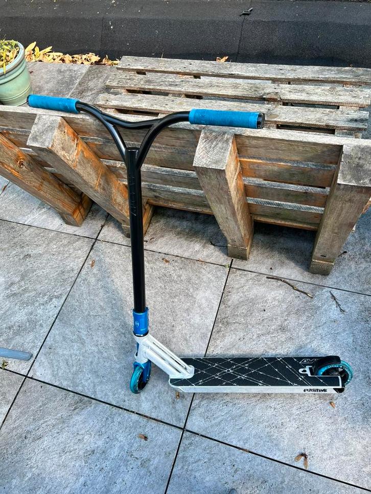 Custom stuntstep, Fietsen en Brommers, Steps, Zo goed als nieuw, Gewone step, Ophalen