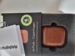 dbramante1928 AirPod Copenhagen case tan, Ophalen of Verzenden, Zo goed als nieuw, Overige accessoires