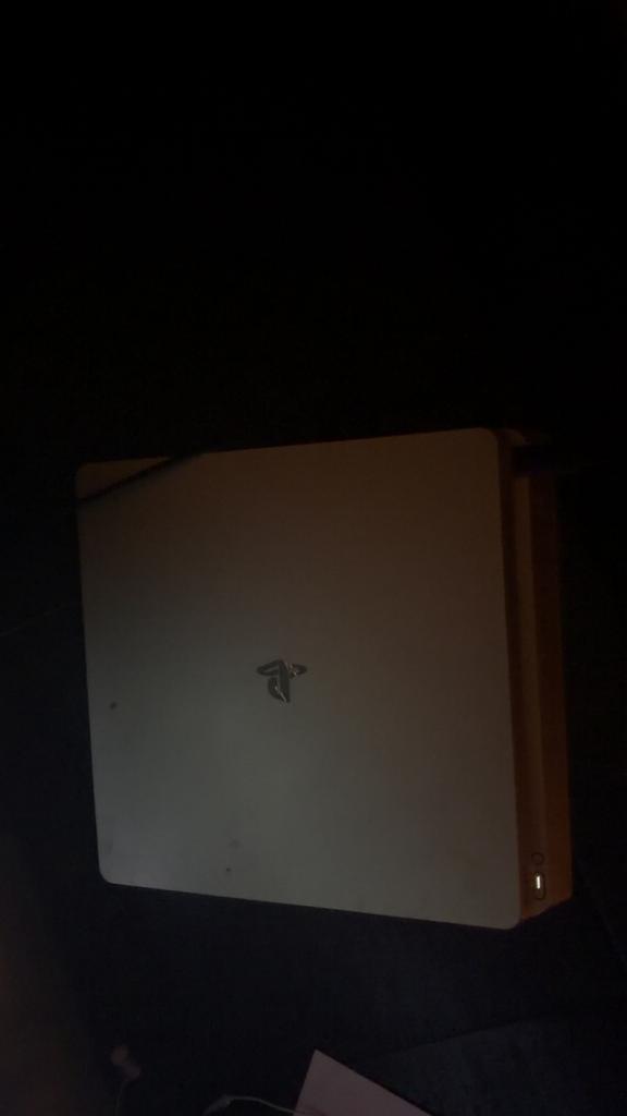 Playstation 4 slim met 2 controllers en 9 spellen, 2 spelers, Ophalen, Gebruikt, Vanaf 3 jaar