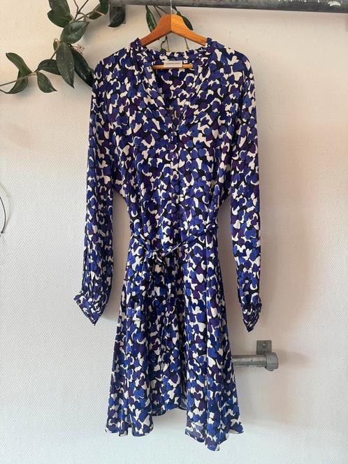 Mooie doorknoop jurk van Fabienne Chapot maat 42, Kleding | Dames, Jurken, Zo goed als nieuw, Maat 42/44 (L), Paars, Boven de knie