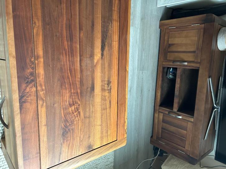 Set tv kast en dressoir tafel, Huis en Inrichting, Kasten | Dressoirs, Zo goed als nieuw, 100 tot 150 cm, 25 tot 50 cm, Met lade(s)