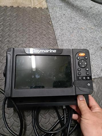 Raymarine Element 7 (defect) voor onderdelen beschikbaar voor biedingen