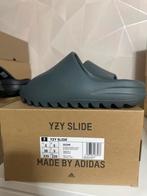 Yeezy Slide maat 38, Ophalen, Nieuw, Overige kleuren, Slippers