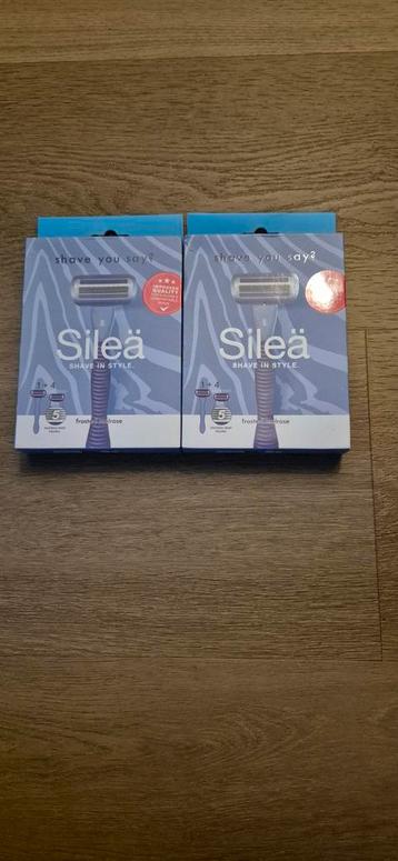 Silea scheermesjes en houder beschikbaar voor biedingen