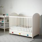 Ikea GONATT baby ledikant met HIMLAVALV matras, Kinderen en Baby's, Kinderkamer | Complete kinderkamers, Ophalen, Zo goed als nieuw