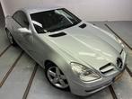 Mercedes-Benz SLK 200 Kompressor Harman kardon Airscarf Navi, Emergency brake assist, Origineel Nederlands, Te koop, Zilver of Grijs