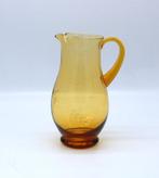 Vintage handgeblazen glazen schenkkan amberkleurig., Ophalen of Verzenden