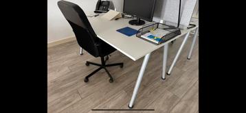 Bureau’s 160x80 (optioneel met bureaustoelen) beschikbaar voor biedingen