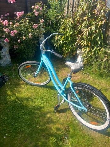 Meisjes fiets beschikbaar voor biedingen