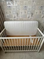 Babyledikant met deken en een laken en matras, Kinderen en Baby's, Babywiegjes en Ledikanten, Ophalen of Verzenden, Gebruikt, Ledikant