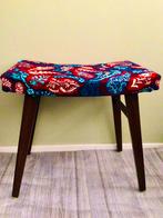 Vintage hocker, Hout, Minder dan 50 cm, Ophalen of Verzenden, Zo goed als nieuw