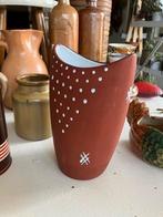 Vintage vaas met witte stippen, Ophalen of Verzenden, Wit, Aardewerk of Porselein, Minder dan 50 cm