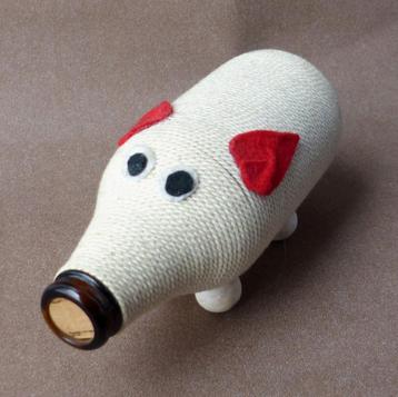 Vintage varkentje gemaakt van bierflesje beeldje varken fles beschikbaar voor biedingen