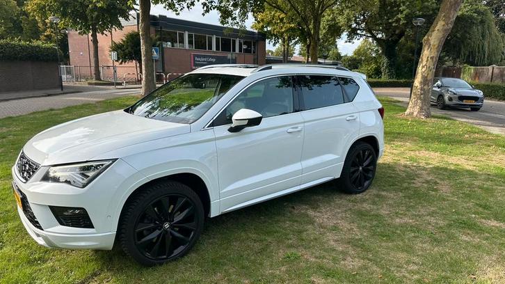 Seat Ateca 1.5 Ecotsi 150pk Dsg-7 2019 Wit, Auto's, Seat, Particulier, 360° camera, ABS, Achteruitrijcamera, Adaptieve lichten