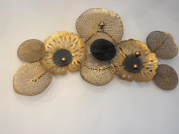 Gouden metalen wanddecoratie bloemen, Huis en Inrichting, Woonaccessoires | Wanddecoraties, Zo goed als nieuw, Ophalen of Verzenden