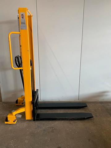 Stapelaar 160cm / handstapelaar / palletstapelaar / lifter beschikbaar voor biedingen