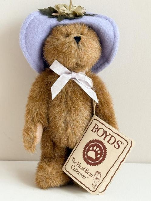 Boyds Lily beer, Verzamelen, Beren en Cherished Teddies, Zo goed als nieuw, Stoffen beer, Overige merken, Ophalen of Verzenden