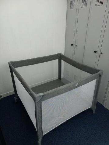 Kinder speelbox beschikbaar voor biedingen