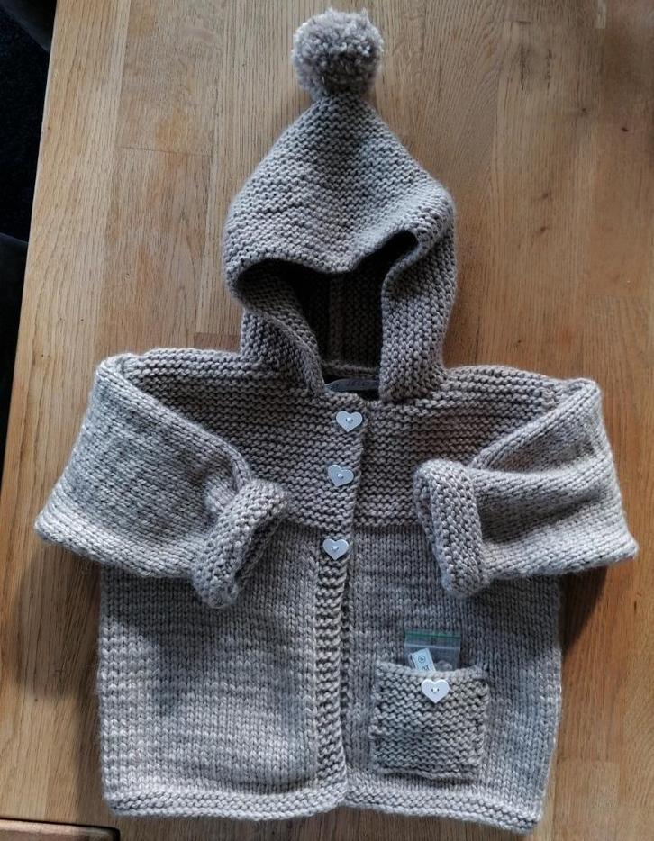 Nieuw gebreid babyvestje maat 80-86 (1 jr), lichtbruin., Kinderen en Baby's, Babykleding | Maat 80, Nieuw, Jongetje of Meisje