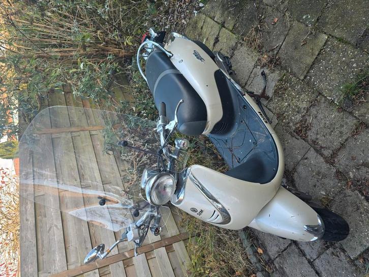 Sym snor scooter, Fietsen en Brommers, Snorfietsen en Snorscooters, Gebruikt, Benzine, Ophalen