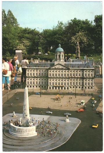 910184 Madurodam Den Haag ZH 85 Gelopen met Postzegel beschikbaar voor biedingen