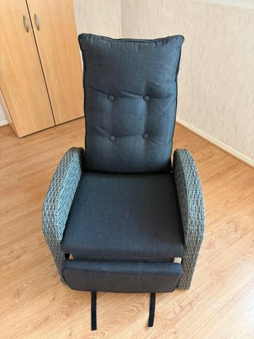 Tuinstoelen 2 stuks ( kan ook voor binnen) plus kussens beschikbaar voor biedingen