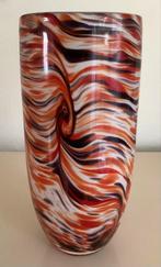 Glazen vaas met swirl patroon - 24cm, Overige kleuren, Ophalen of Verzenden, Minder dan 50 cm, Glas