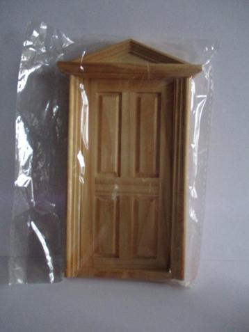 poppenhuis deur beschikbaar voor biedingen