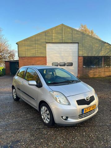 Toyota Yaris 1.3 VVTI Automaat Airco Trekhaak zuinig NAP✅ beschikbaar voor biedingen