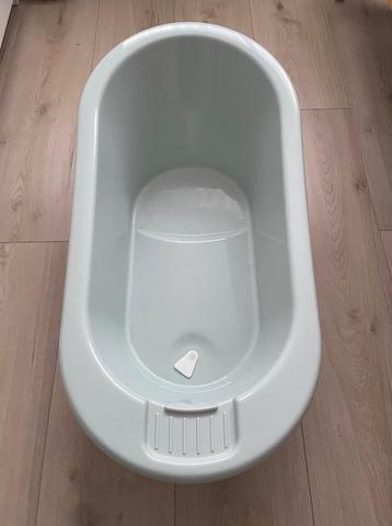 Standaard babybad  beschikbaar voor biedingen