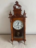 Antieke Klok met Paard, Antiek en Kunst, Antiek | Klokken, Ophalen of Verzenden