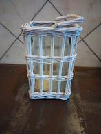 Vaas in rieten mand, Huis en Inrichting, Woonaccessoires | Vazen, Overige kleuren, Ophalen of Verzenden, Minder dan 50 cm, Glas