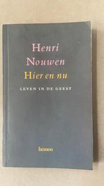 Henri Nouwen - Hier en nu, Boeken, Ophalen of Verzenden, Gelezen, Henri Nouwen