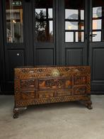 Antieke Aziatische Kamferkist met Gedetailleerd Snijwerk, Ophalen