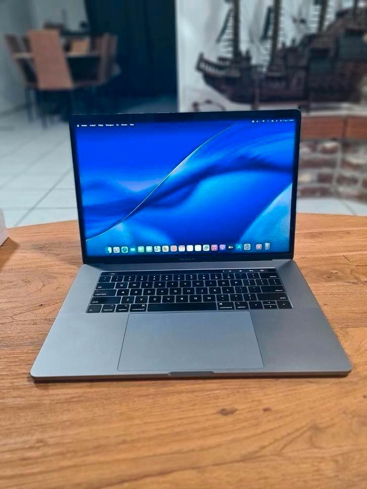 Apple MacBook Pro 15 Inch i7 32GB 256GB SSD 2020 Zeer Net, Computers en Software, Apple Macbooks, Zo goed als nieuw, MacBook Pro