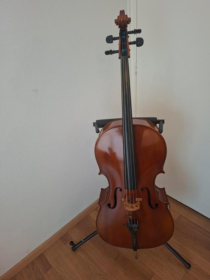 Cello met strijkstok, Muziek en Instrumenten, Strijkinstrumenten | Cello's, Gebruikt, 4/4-cello, Ophalen