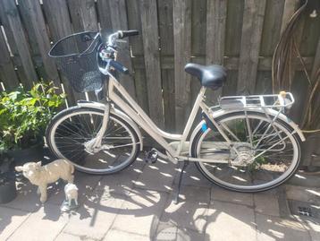 Avancer witte damesfiets 28 inch €50 beschikbaar voor biedingen