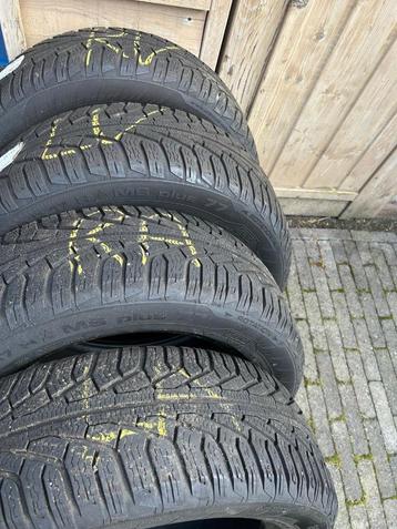 Winterbanden 215/60 R17 (Uniroyal) beschikbaar voor biedingen