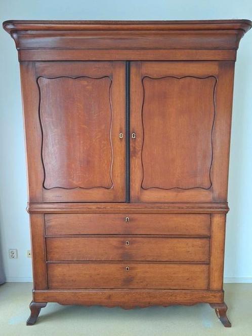 Drents kabinet linnenkast antiek houten kast, Antiek en Kunst, Antiek | Meubels | Bedden, Ophalen