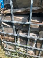 Haardhout ( evt met ijzeren krat ) - moet snel  weg, Tuin en Terras, Haardhout, Minder dan 3 m³, Ophalen, Overige houtsoorten