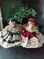 Twee Oude Poppen in Klederdracht, Ophalen of Verzenden, Gebruikt, Pop