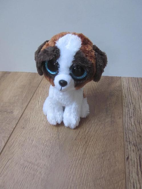 TySilk 2018 Duke zacht bruin-wit pluche hond blauwe glitter, Kinderen en Baby's, Speelgoed | Knuffels en Pluche, Nieuw, Hond, Ophalen of Verzenden