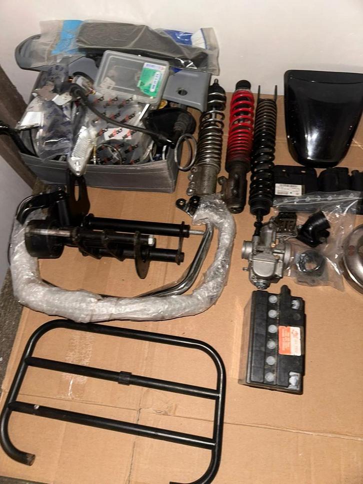 Vespa Sprint Onderdelen - Iget, Fietsen en Brommers, Brommeronderdelen | Snorfietsen, Gebruikt, Vespa, Overige typen, Ophalen