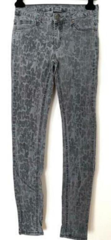 2-Bizzy jeans maat 36 beschikbaar voor biedingen
