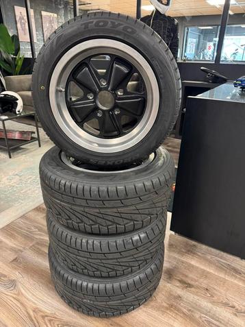 Fuchs velgen NIEUWE TOYO PROXES beschikbaar voor biedingen