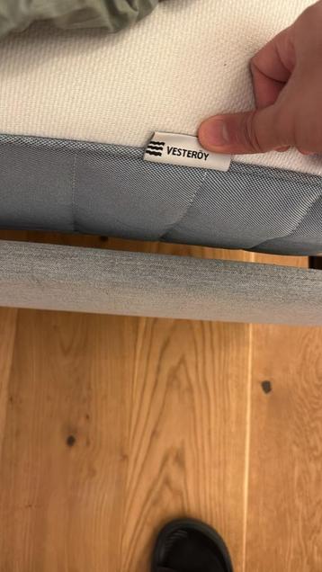 Ikea Bedframe and Mattress 160x200 - afbeelding 4